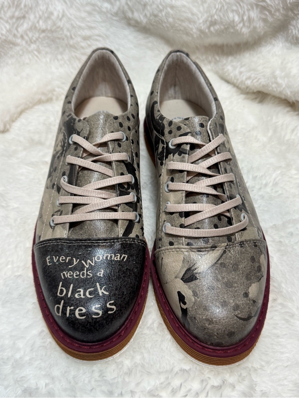 DOGO Audrey Hepburn Every Woman Needs a Black Dress Oxfords EU 37